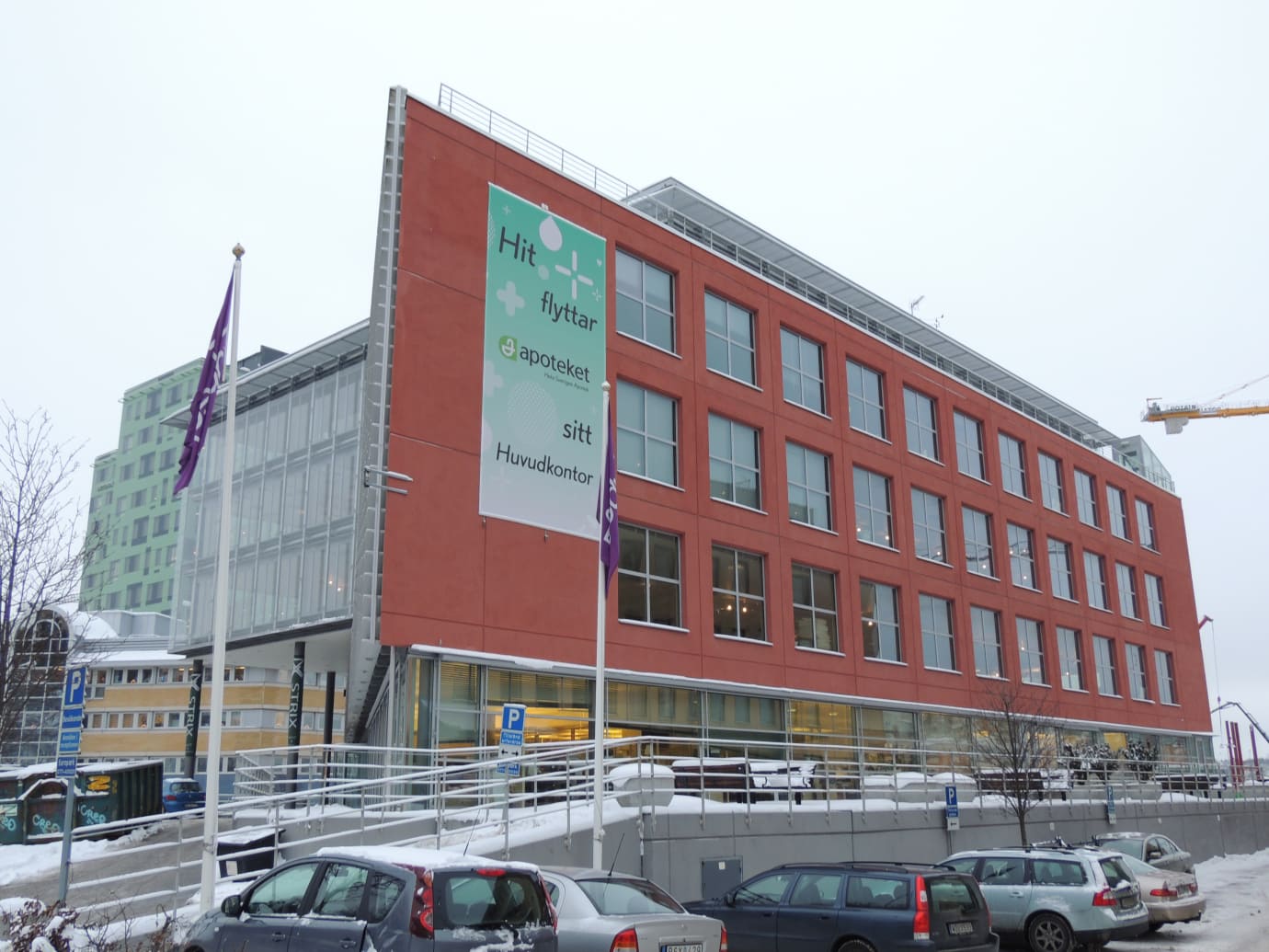 Exteriör av Apotekets huvudkontor med installationsgolv från Flexible Office